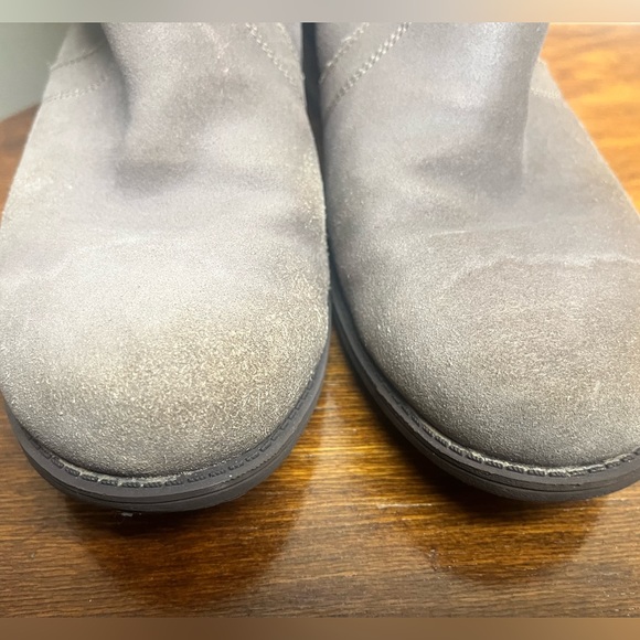 UGG Women's sz 9 Silva tan Boots - Picture 2 of 4